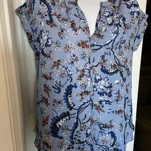 Women’s top size small